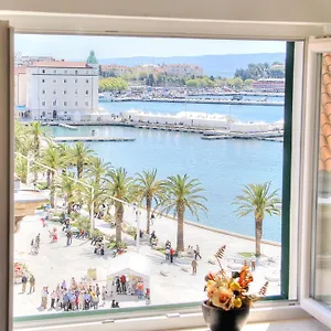 Apartment Apartments & Rooms Graso, Split