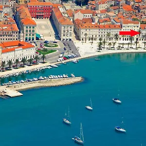  Appartement Luxury Riva With A Magnificient View